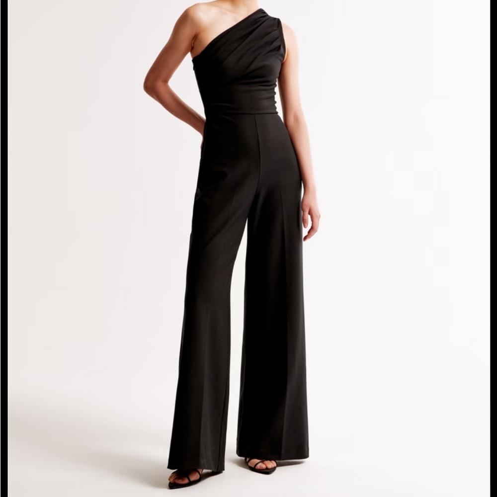Abercrombie & Fitch Black One-Shoulder Dress